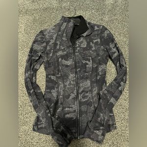 FLASH SALE Lululemon define jacket size 4